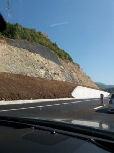 Osiguranje kosine Staničenje, autoputni pravac E80, Koridor X, krak Xe, Niš-Sofija, Deonica: Niš-Dimitrovgrad